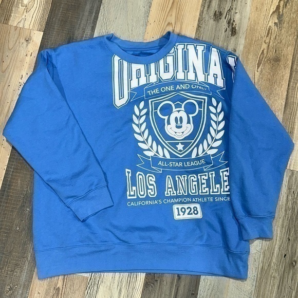 Disney Tops - Disney Mickey Mouse sweatshirt